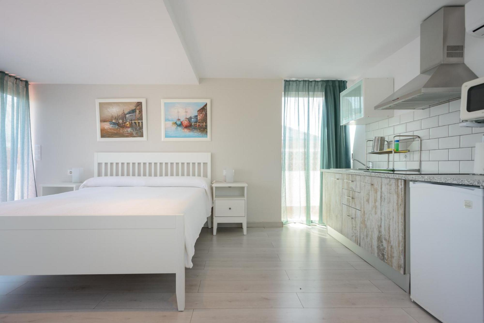 Port 27 Apartment