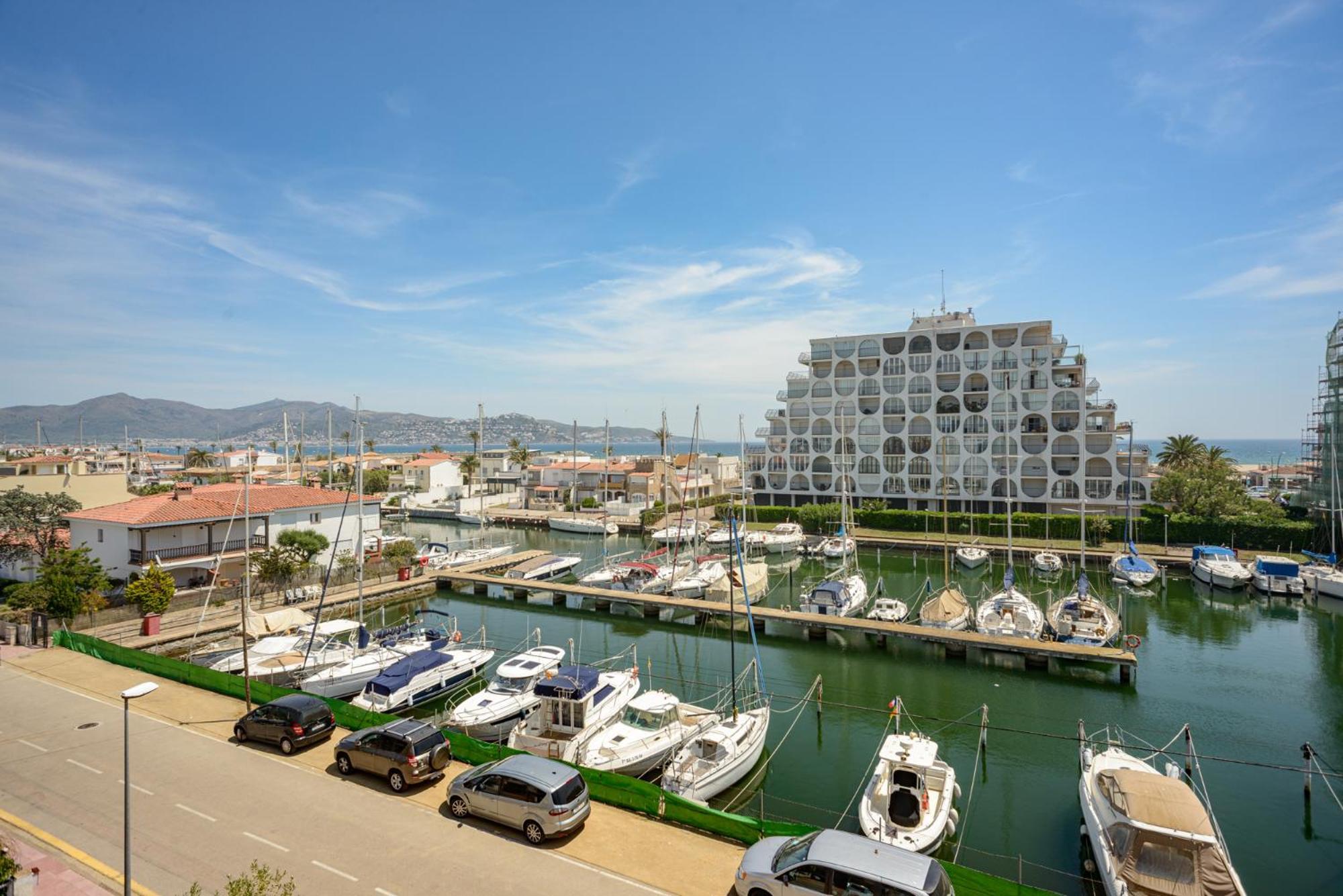 Port 27 Apartment Empuriabrava