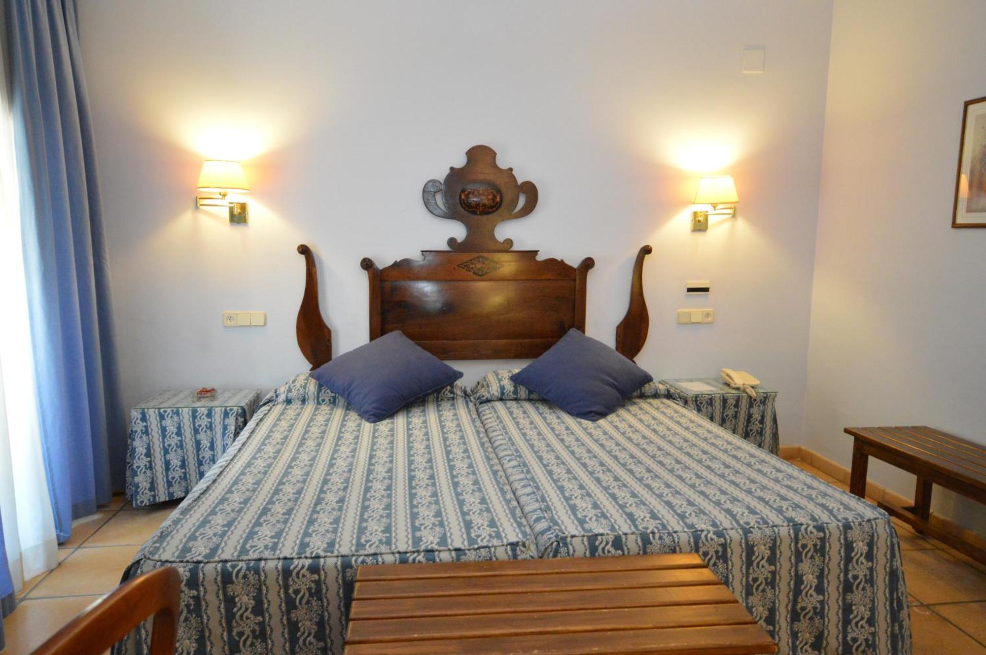 Hotel Ceret 3*
