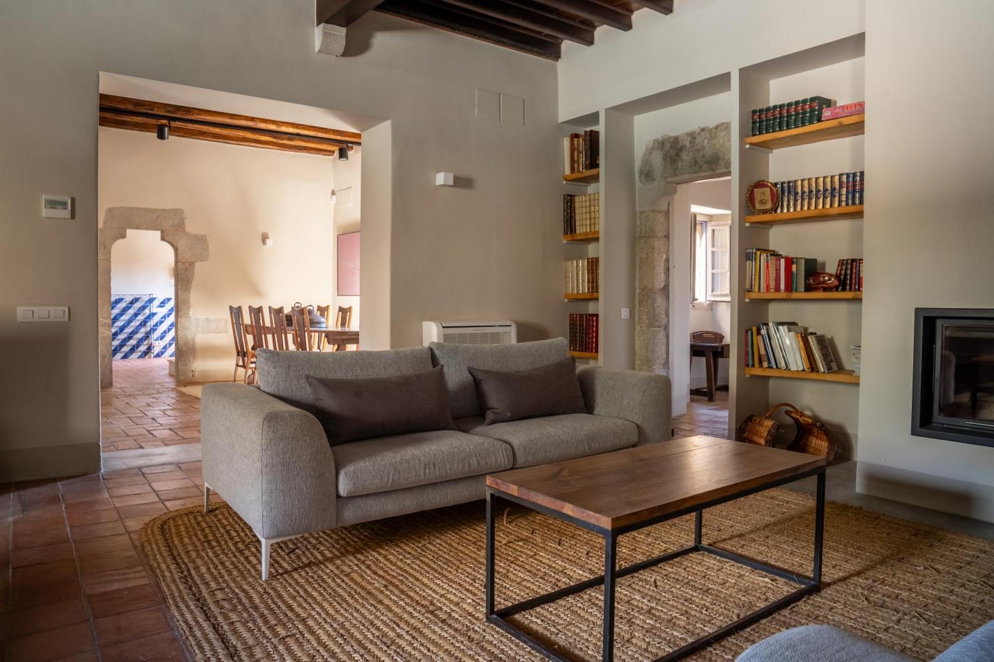 Deco - Casa Castell De Holiday home *