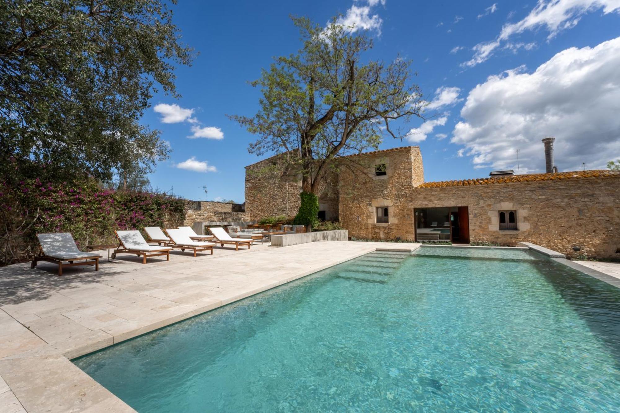 Deco - Casa Castell De Holiday home *