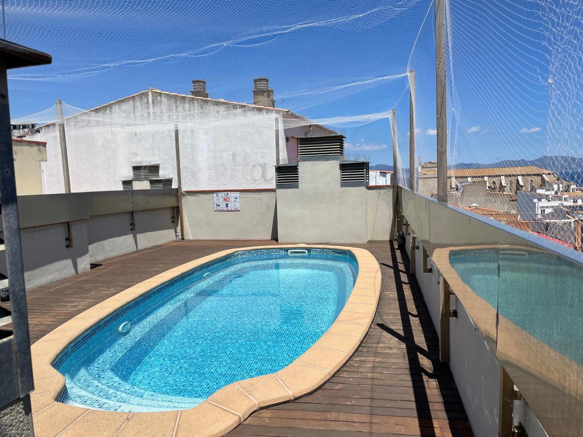 Mona 3 * L' Escala