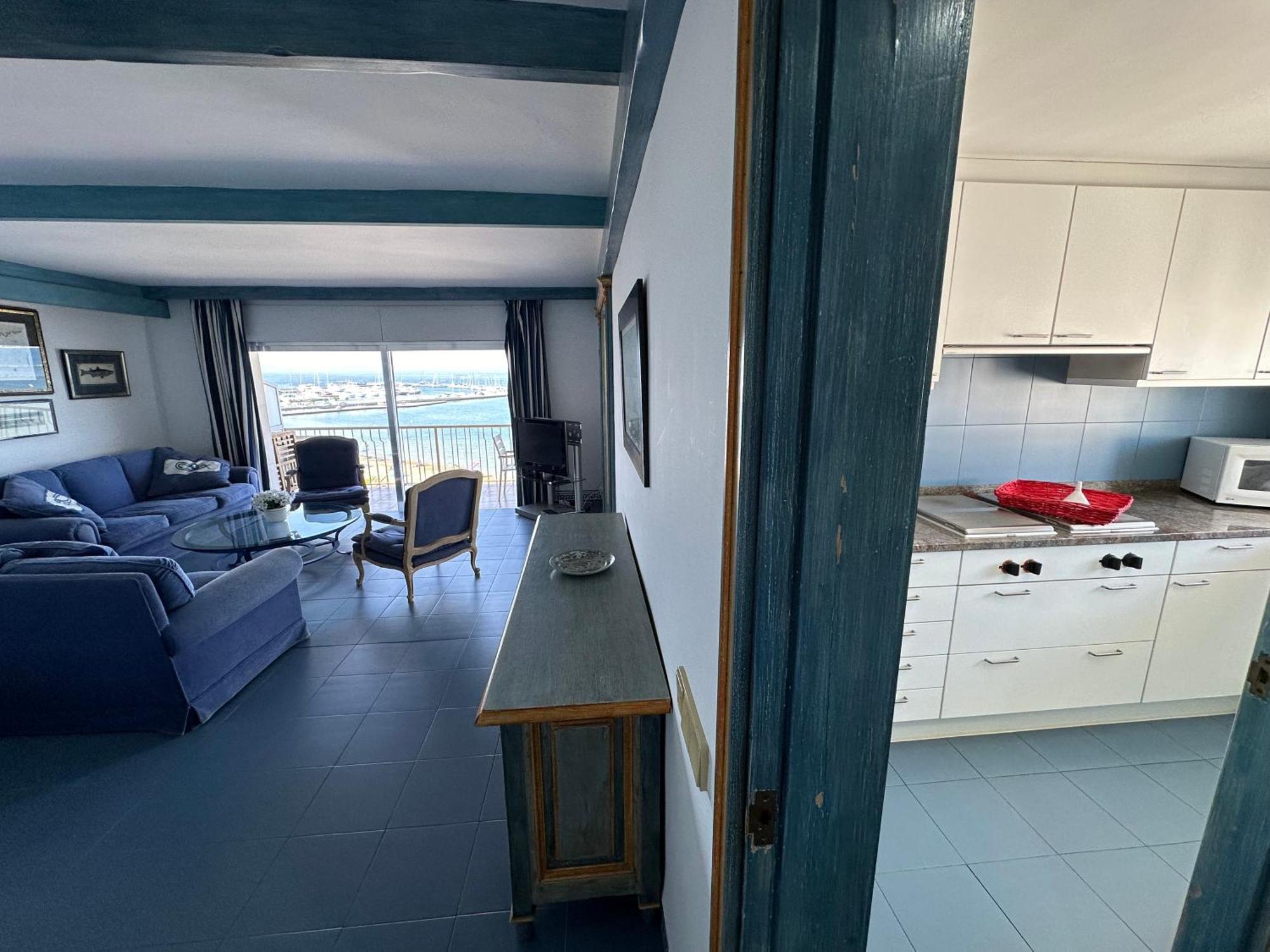 Agi Avenida Apartamento Rosas