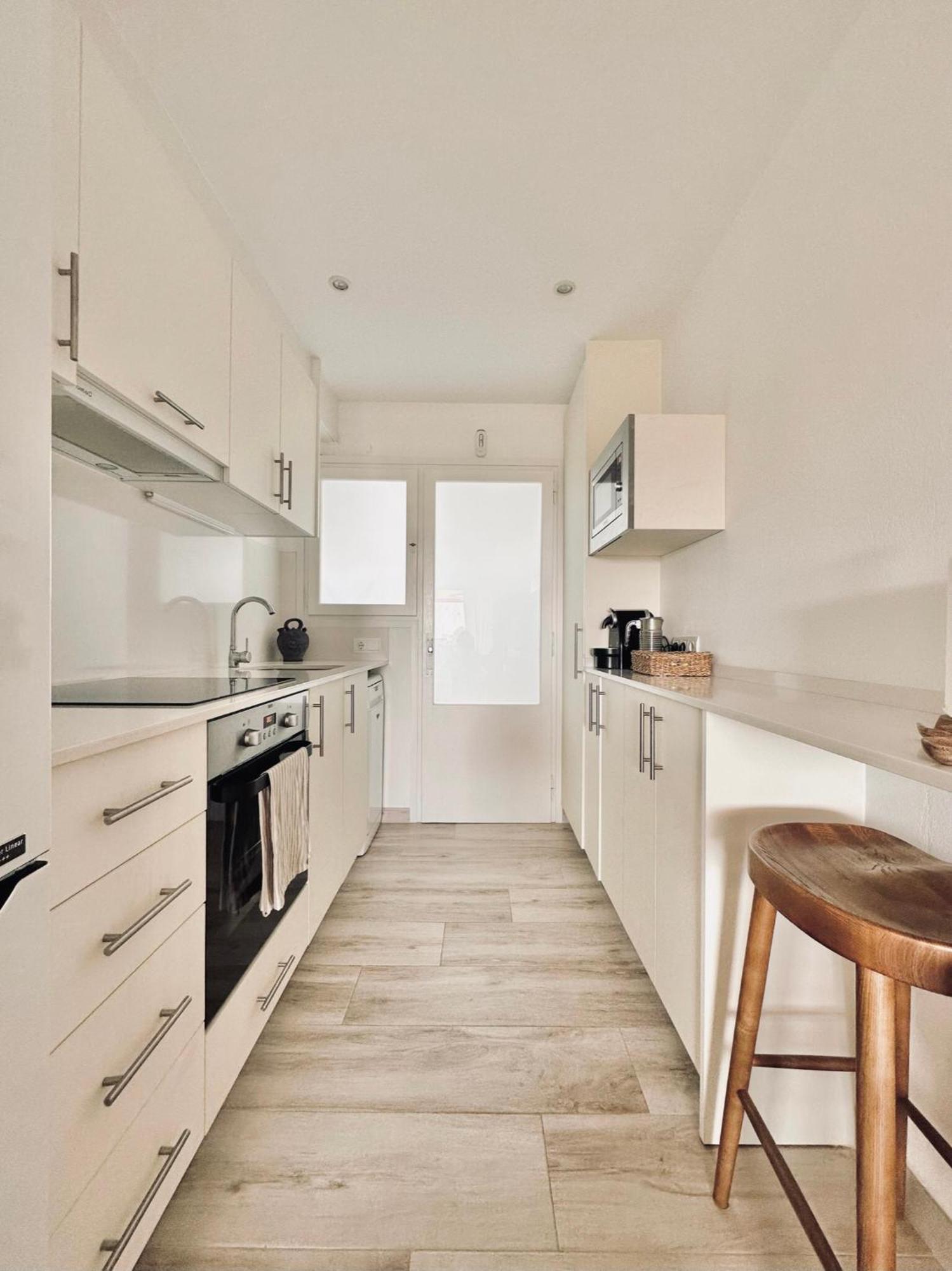 The Golden Oak In Calella Centre - 100m From Apartment