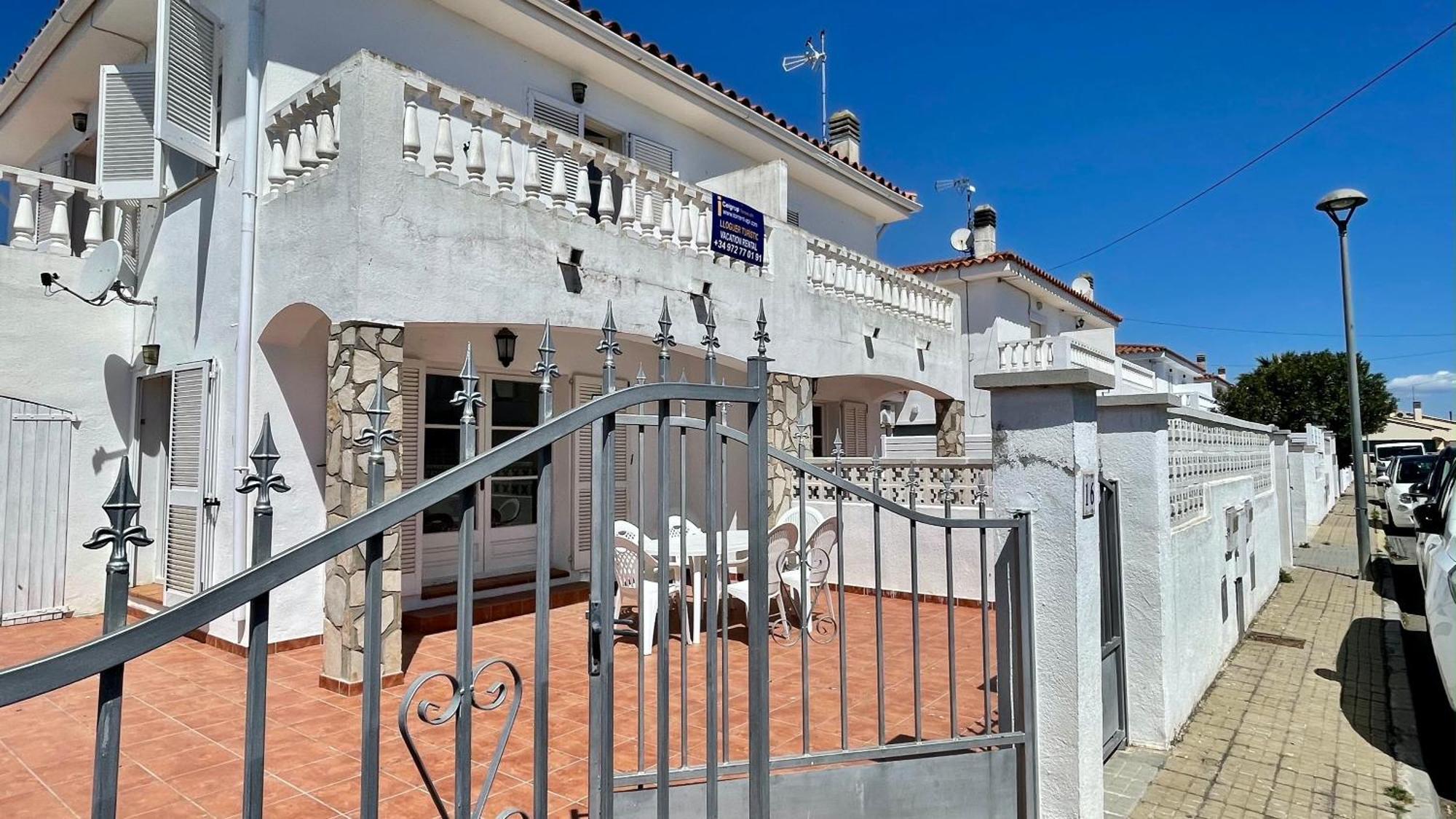 Holiday home La Vinya I - Casas Adosadas