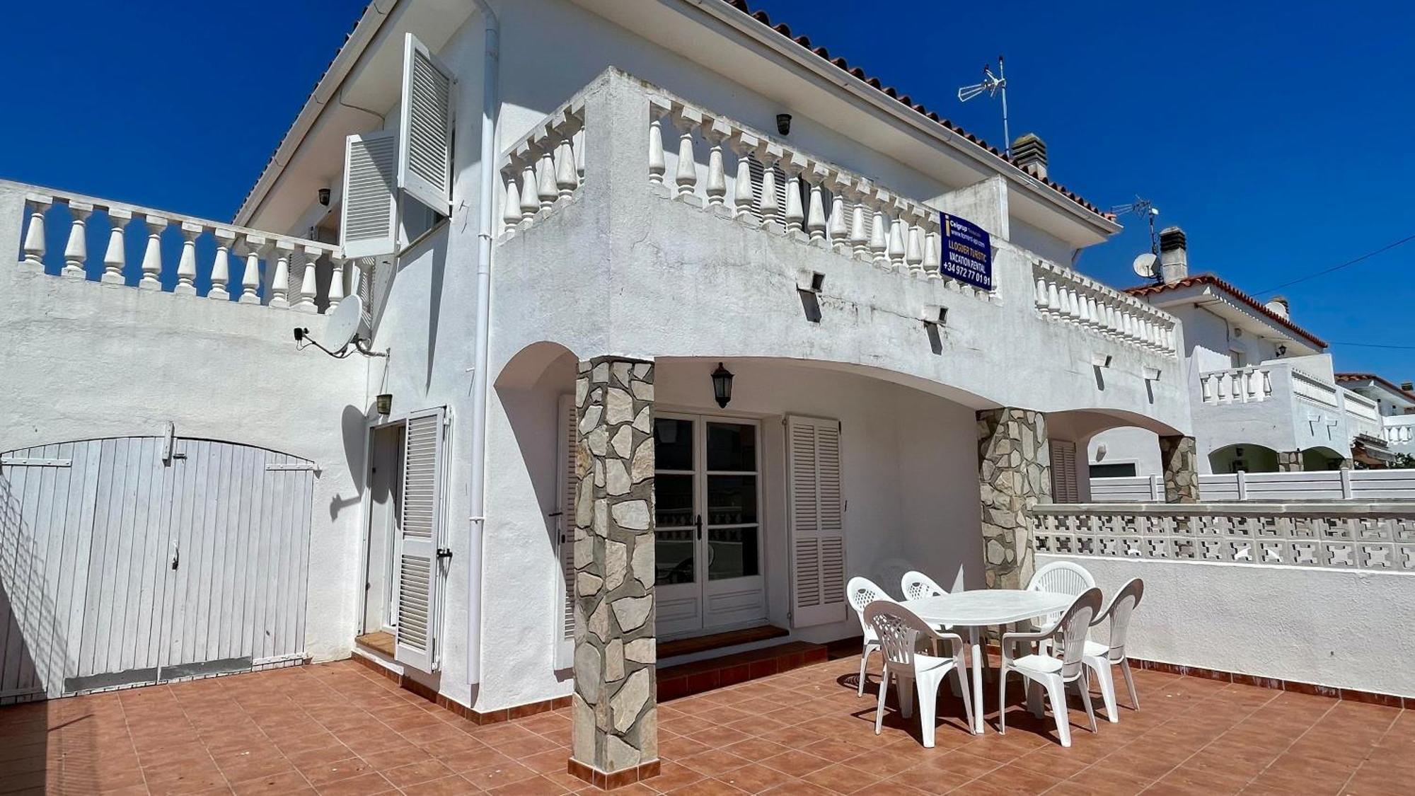 Holiday home La Vinya I - Casas Adosadas *