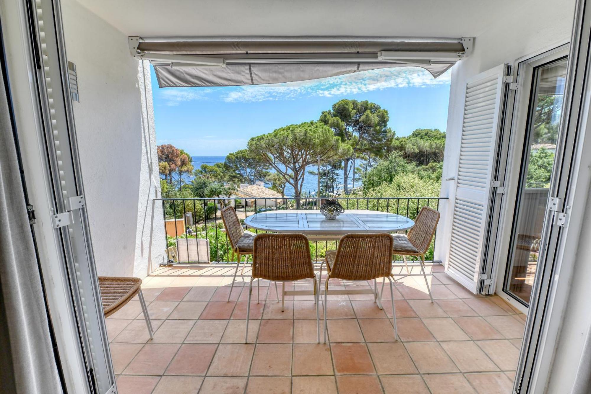 Apartment Refurbished Seaview, Santa Agata