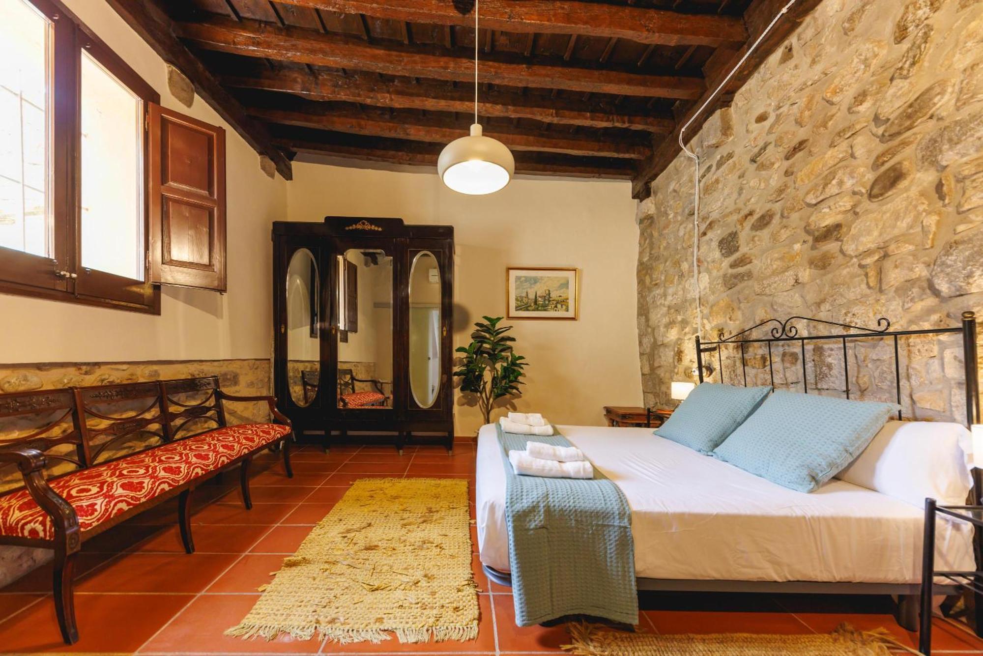 Bravissimo 1593, Medieval Charm Gerona