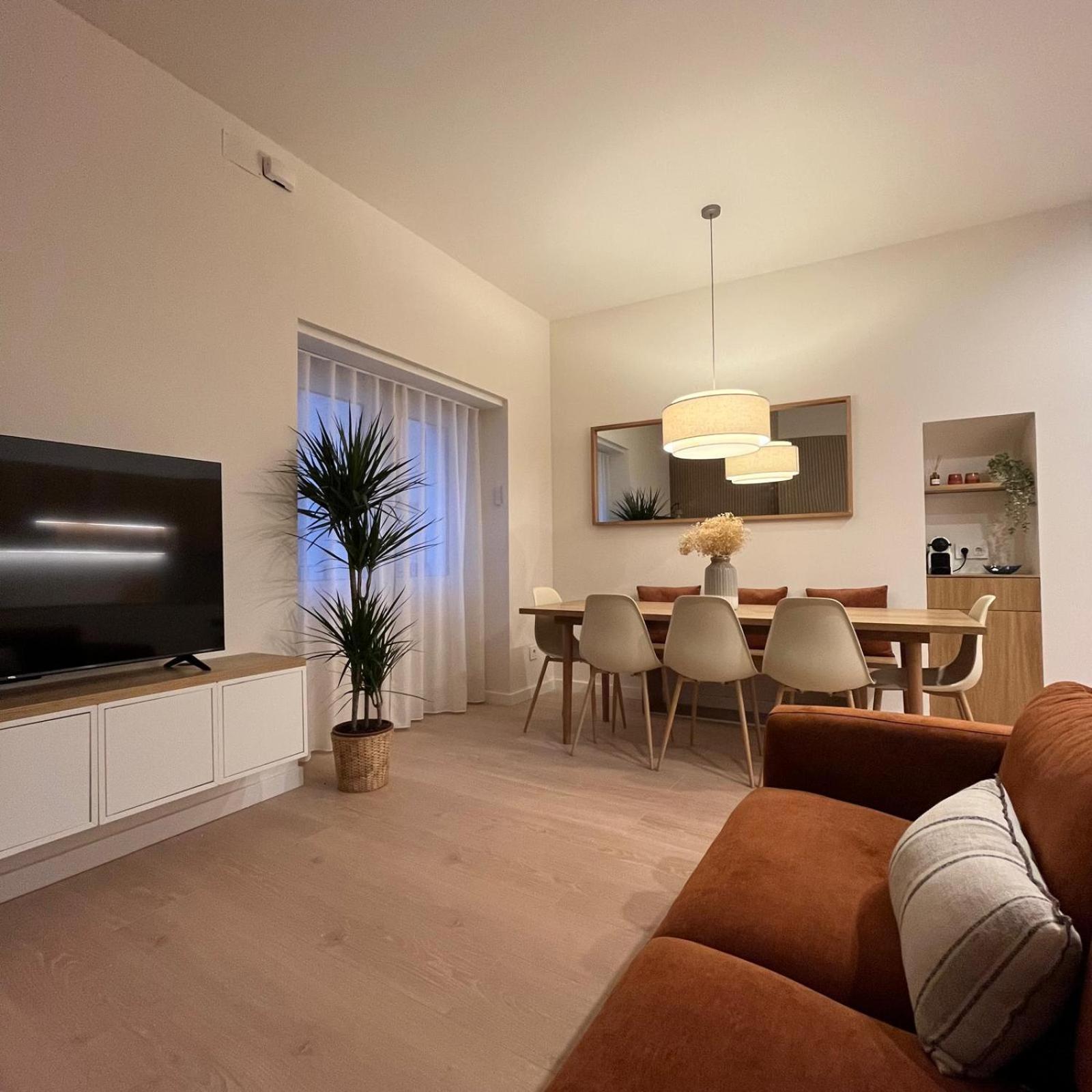 8 Personas Con Parking, Muy Cerca De La Playa Apartamento *