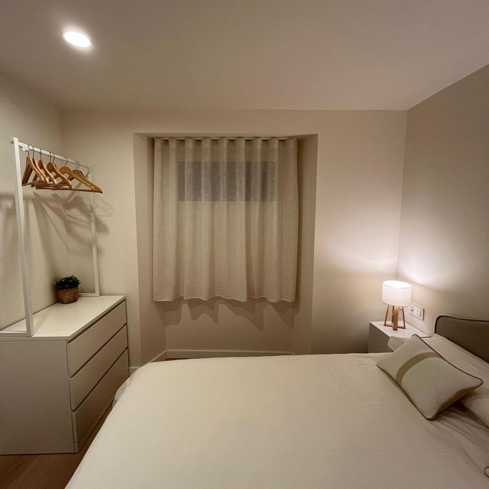 Apartamento 8 Personas Con Parking, Muy Cerca De La Playa