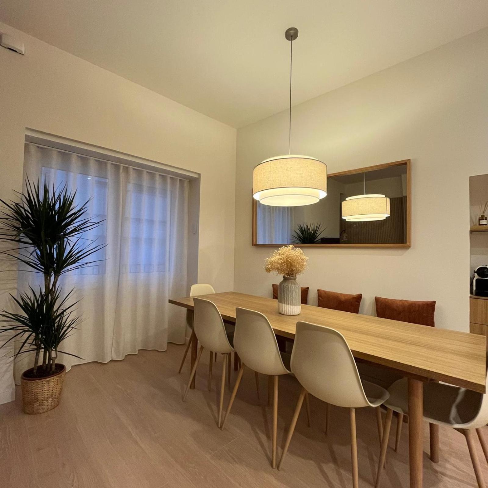 Apartamento 8 Personas Con Parking, Muy Cerca De La Playa *