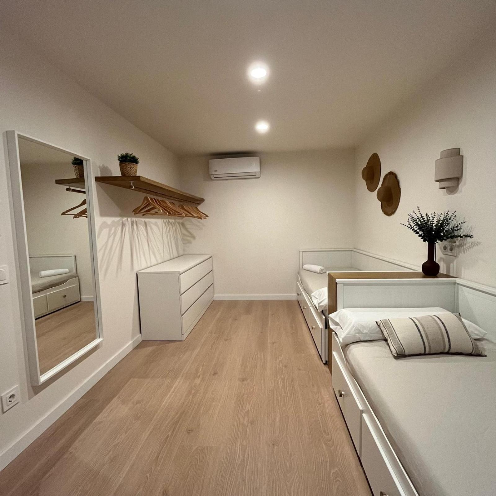 Apartamento 8 Personas Con Parking, Muy Cerca De La Playa