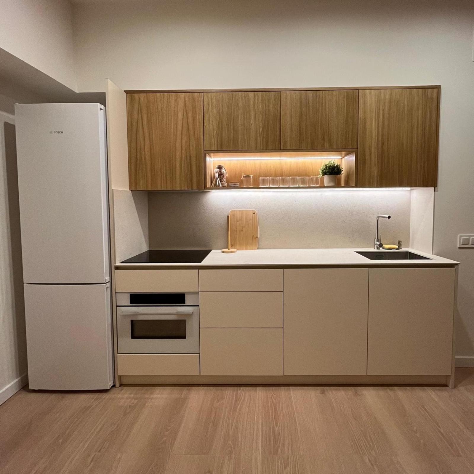Apartamento 8 Personas Con Parking, Muy Cerca De La Playa *