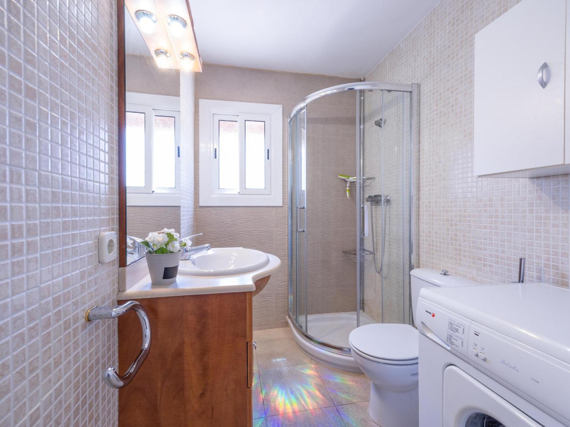 Apartamento Familiar Con Piscina, Terraza Y Wifi, A 450m De La Playa De Riells, - Es-325-20 *