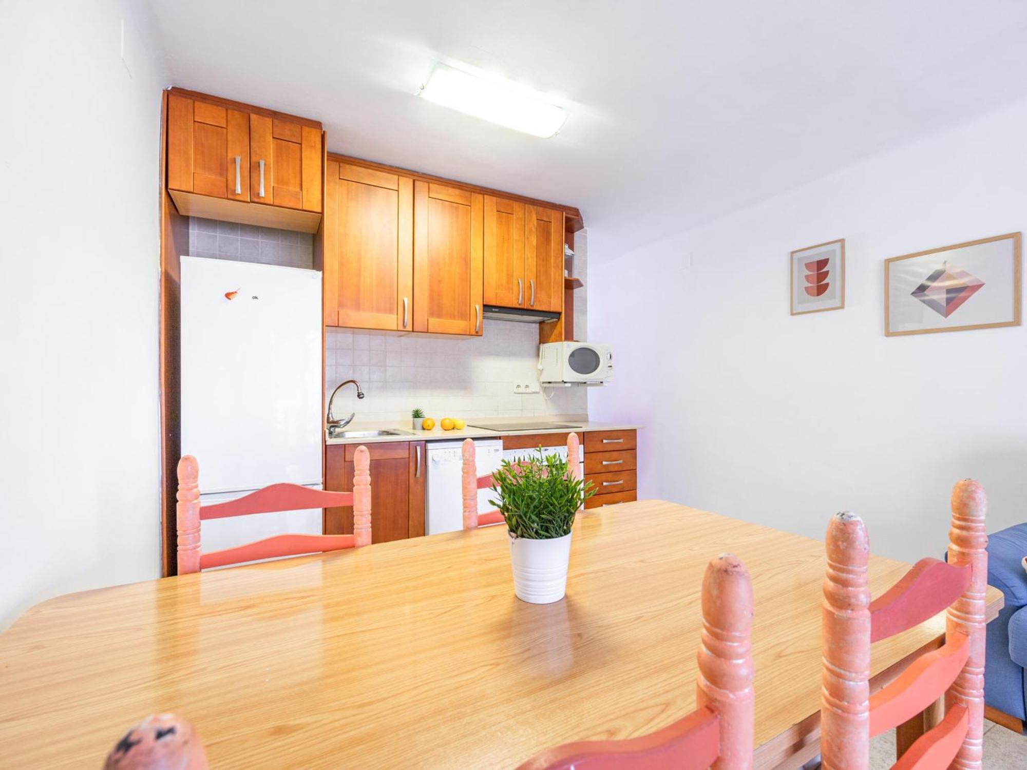 Familiar Con Piscina, Terraza Y Wifi, A 450m De La Playa De Riells, - Es-325-20 Apartamento