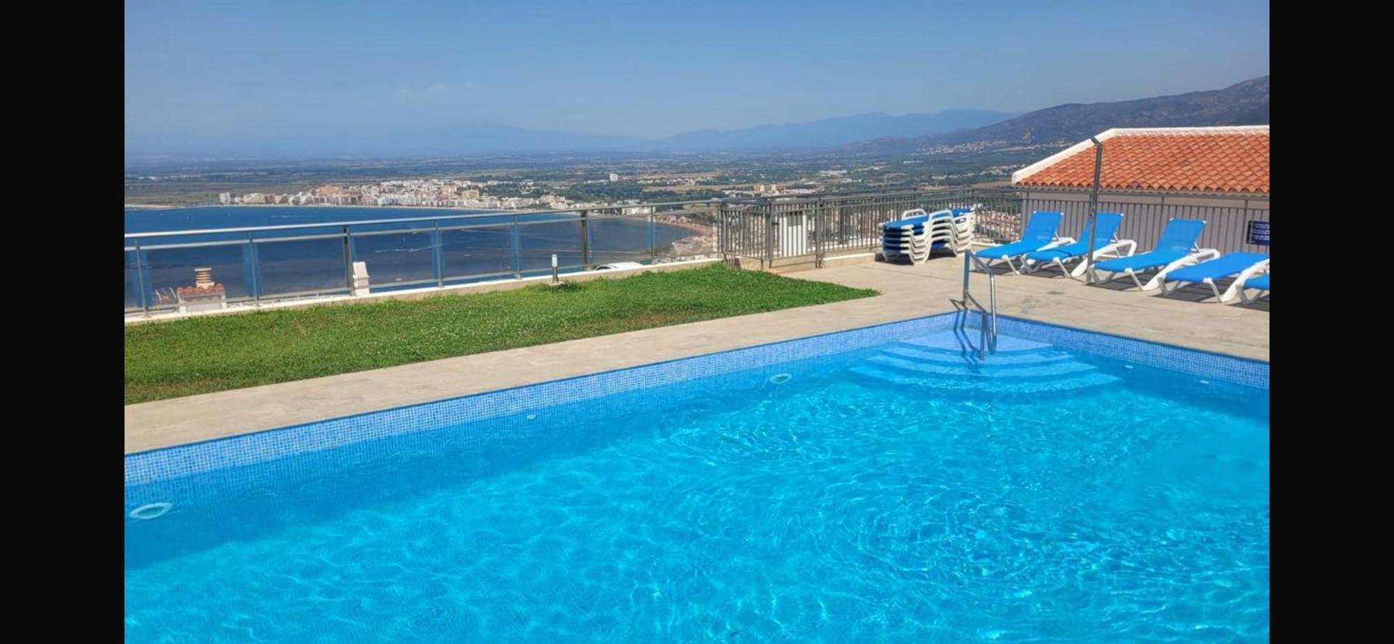 Duplex Avec Terrasse Magnifique Jacuzzi Vue Roses