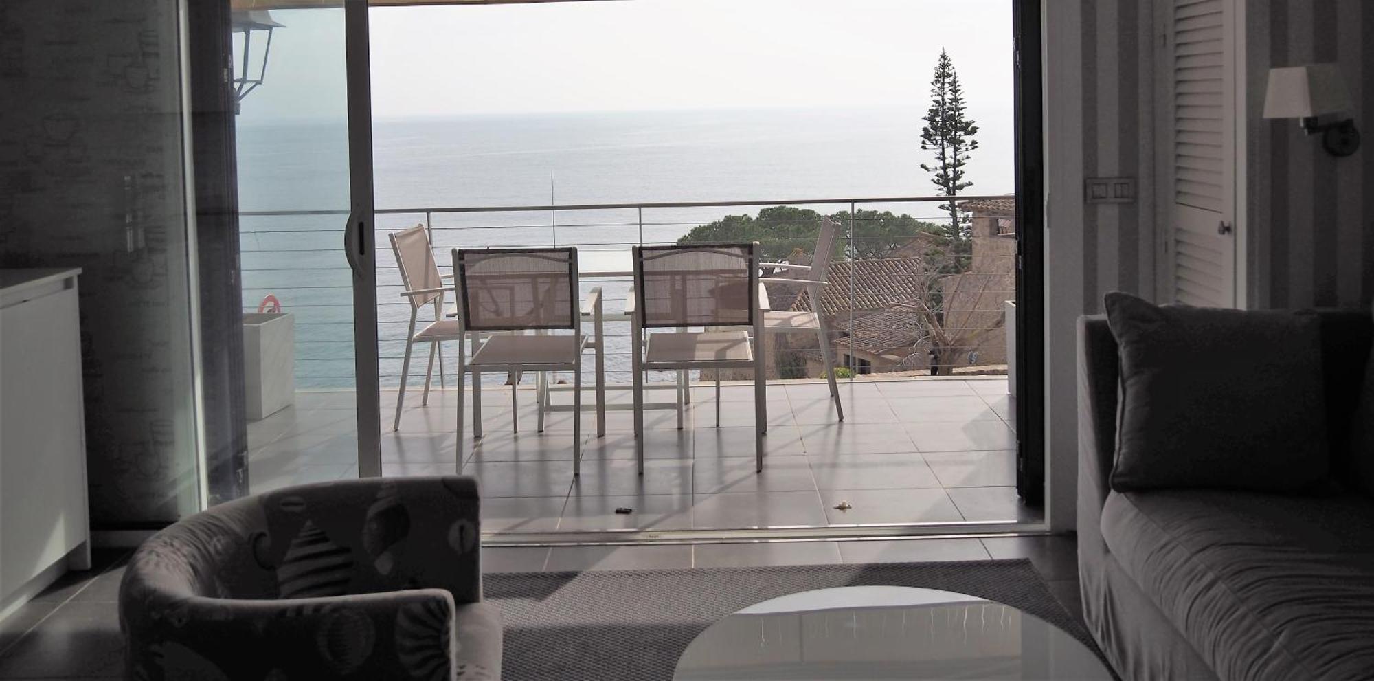Frente Al Mar En La Mejor Ubicación De Calella Apartamento
