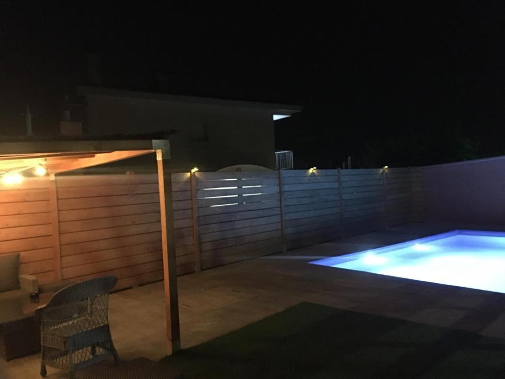 Holiday home Piscina De Sal Barbacoa Wifi, Parking Gratis, 3 Min Pga Casa El Roble