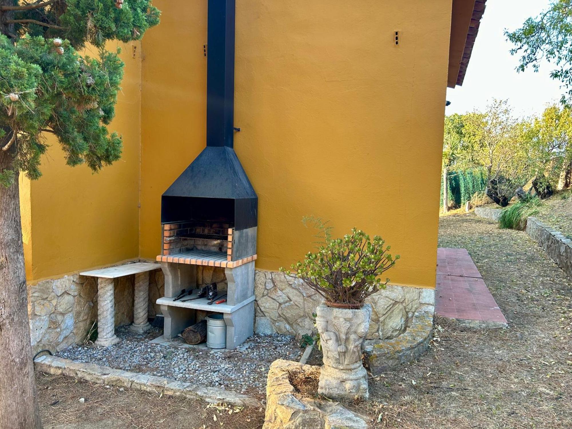 Casa Amb Piscina I Jardí A Per 6 Persones *