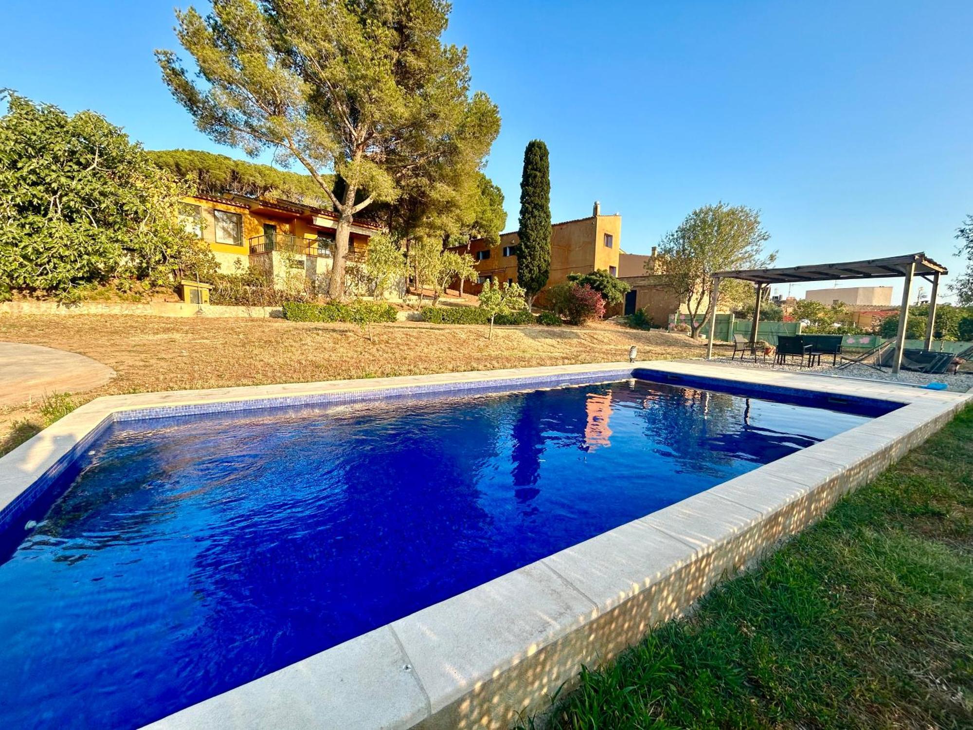 Casa Amb Piscina I Jardí A Per 6 Persones