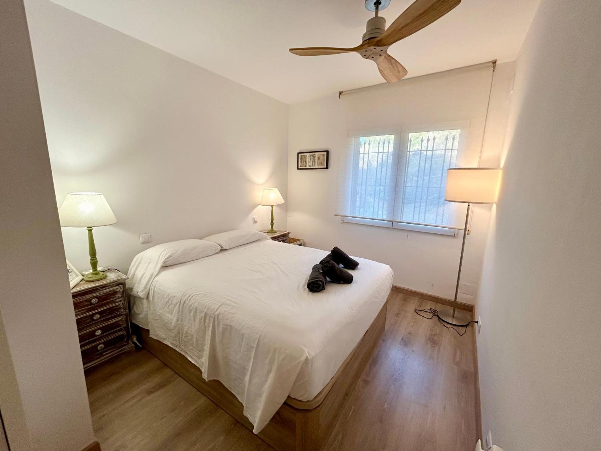 Сasa de vacaciones Casa Amb Piscina I Jardí A Per 6 Persones