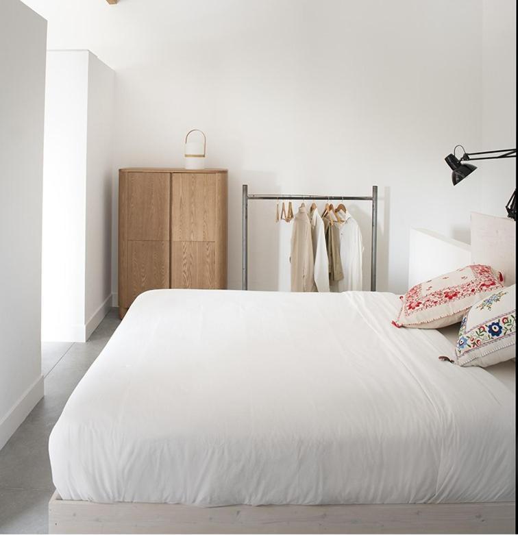 Loft De Diseno En Masia Rural, Cantallops, Girona Apartment