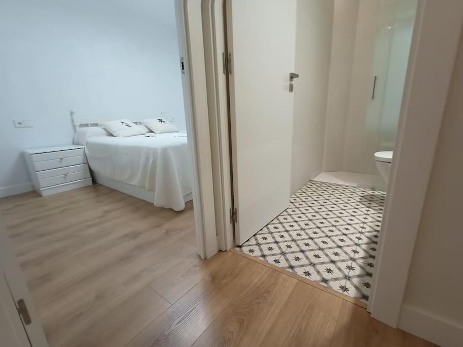 Apartamento Planta Baja Con Terraza En Zona Centrica *