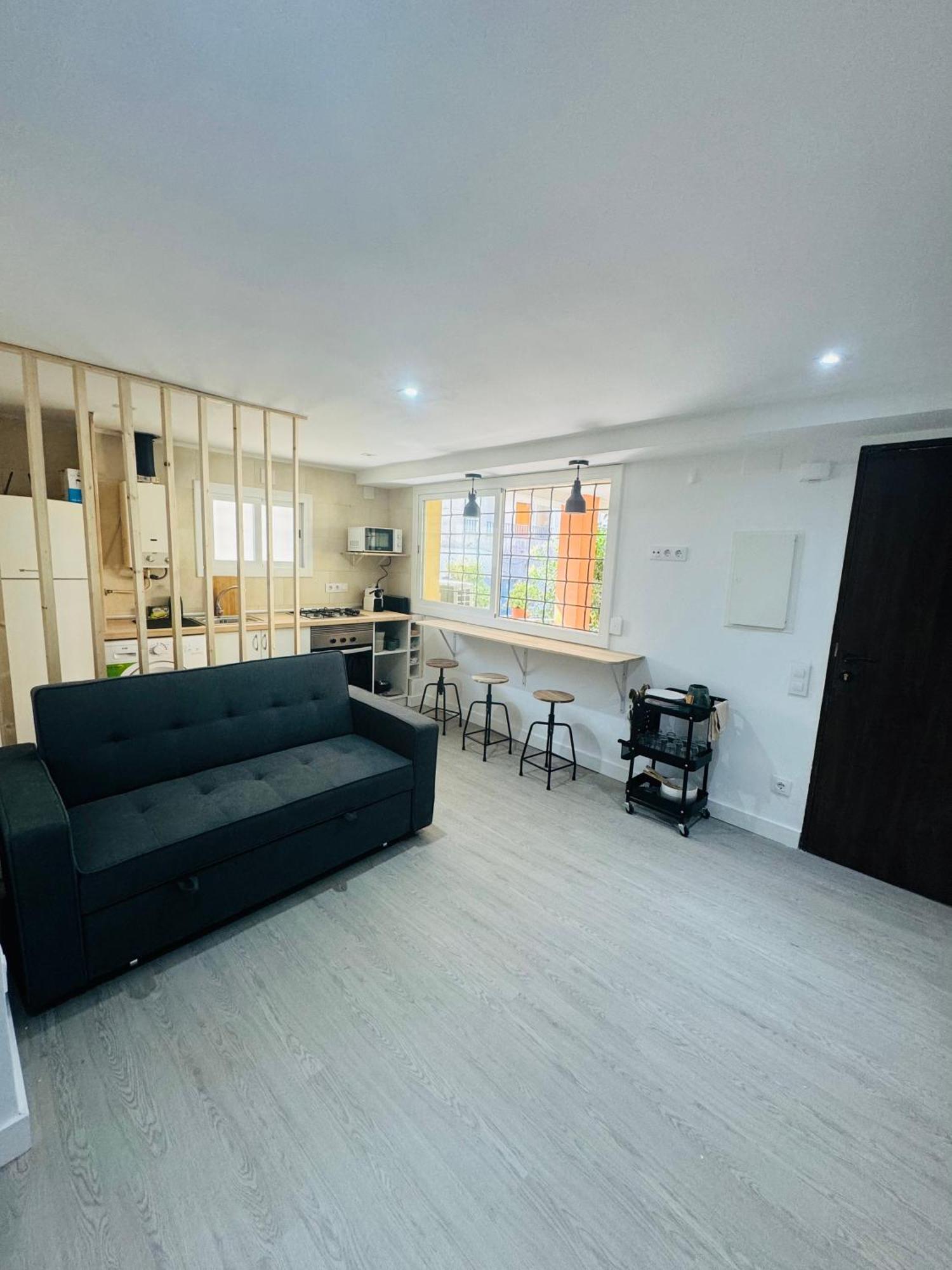 Piso Con Jardin, De Playa Fenals Apartment