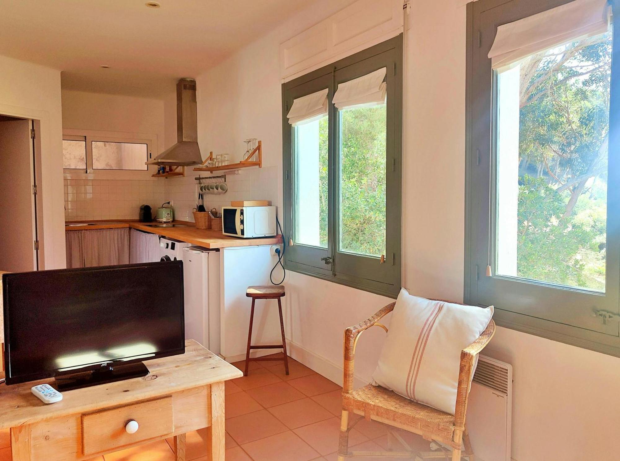 T3 - Charming Seaside Escape With Stunning Views Apartment *