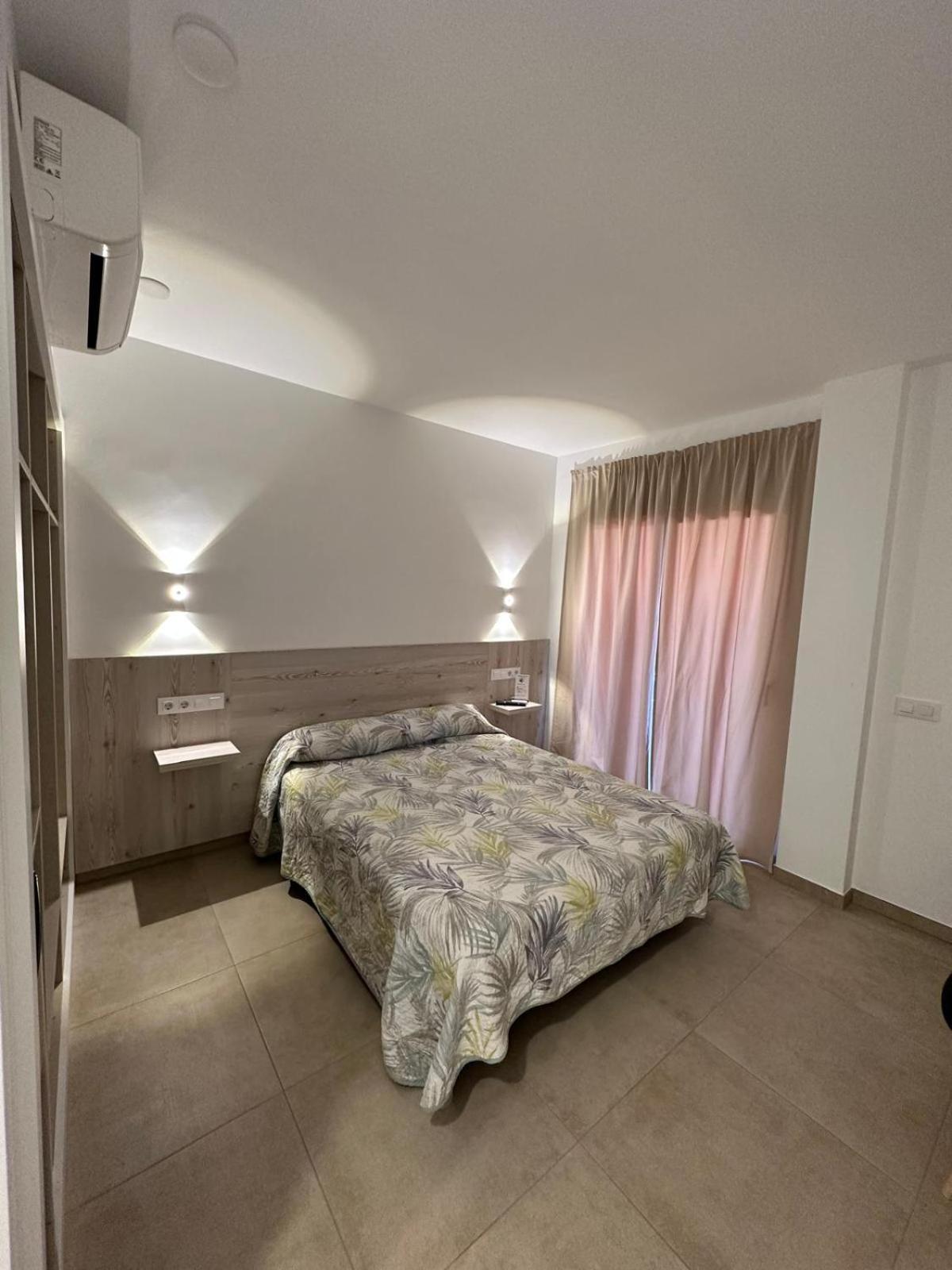 Apartahotel /apartamentos Turísticos Raquel's Sant Pere Pescador