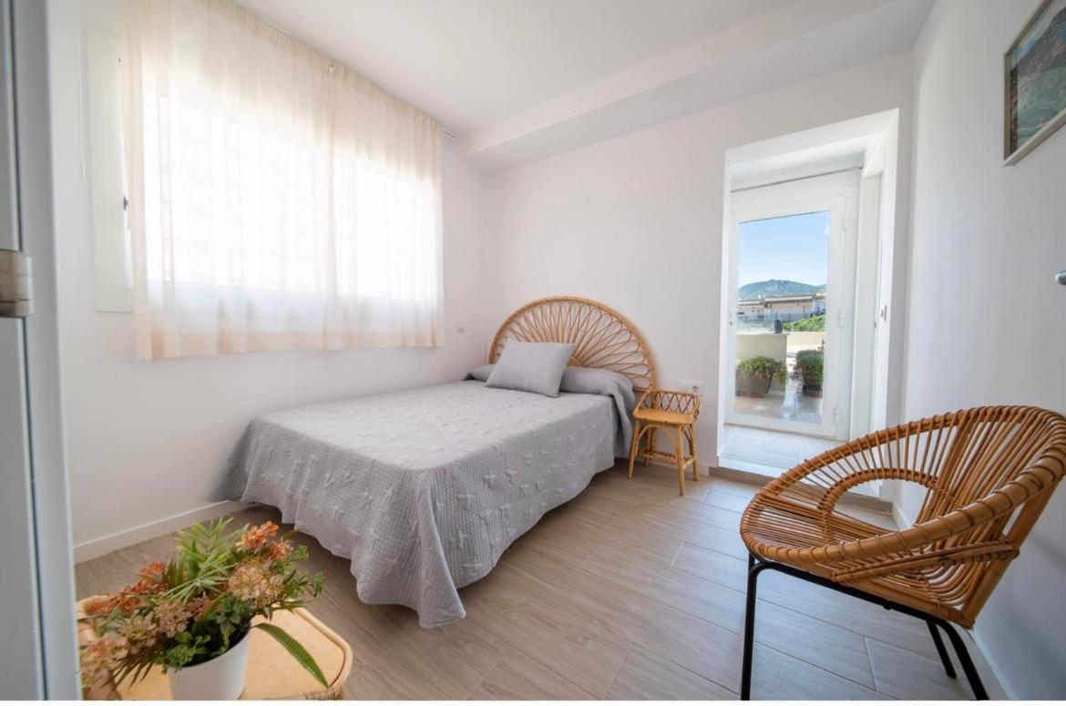 M A R I V E N T With Bathroom And Terrace 50 M2 * Roses