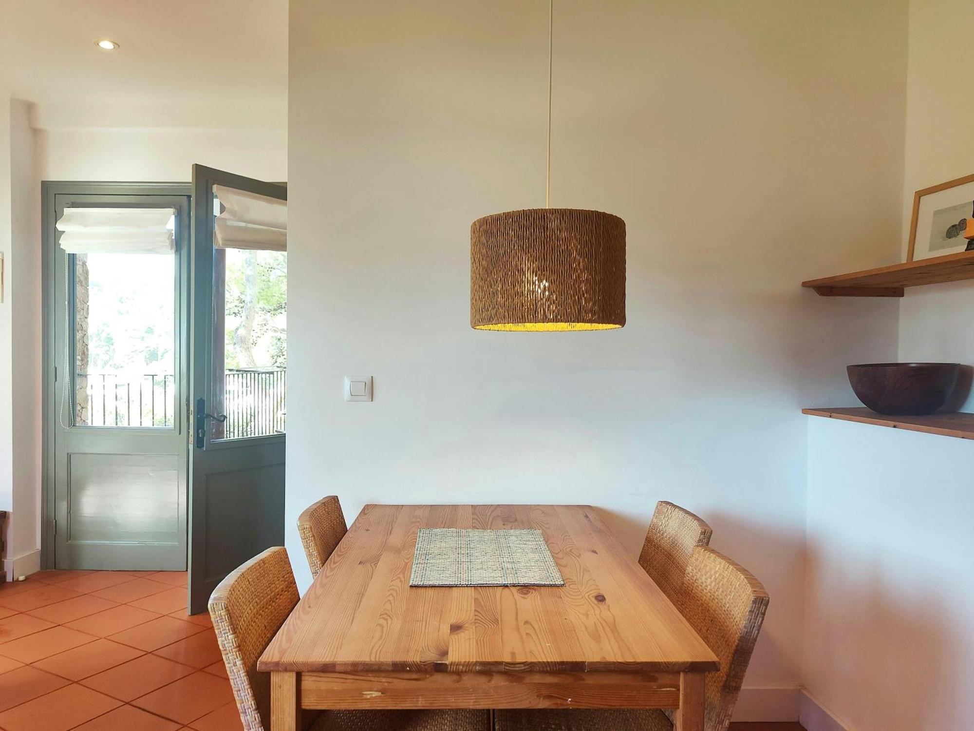 T3 - Charming Seaside Escape With Stunning Views *