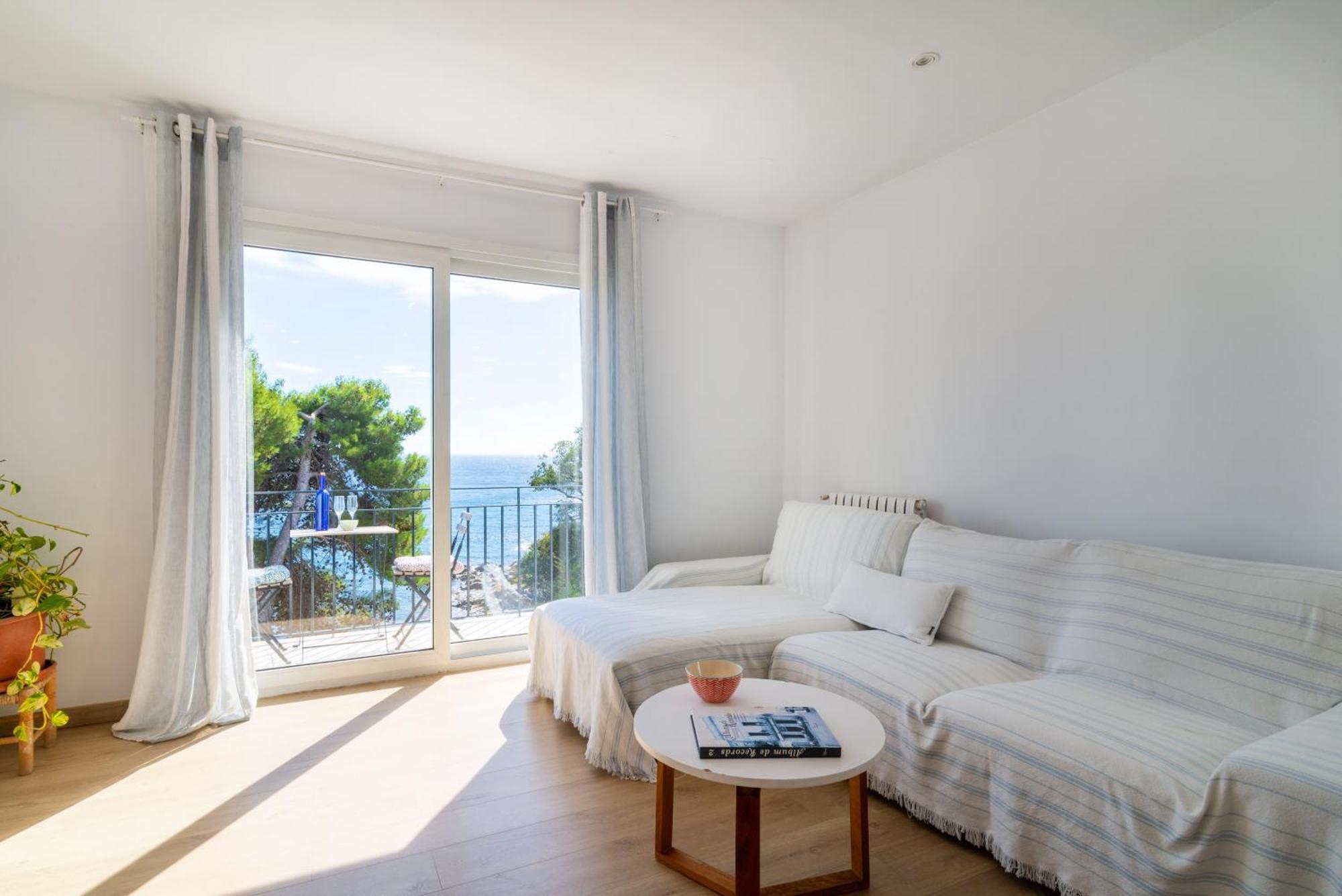 Apartamento Precioso En Primera Línea De Mar En *
