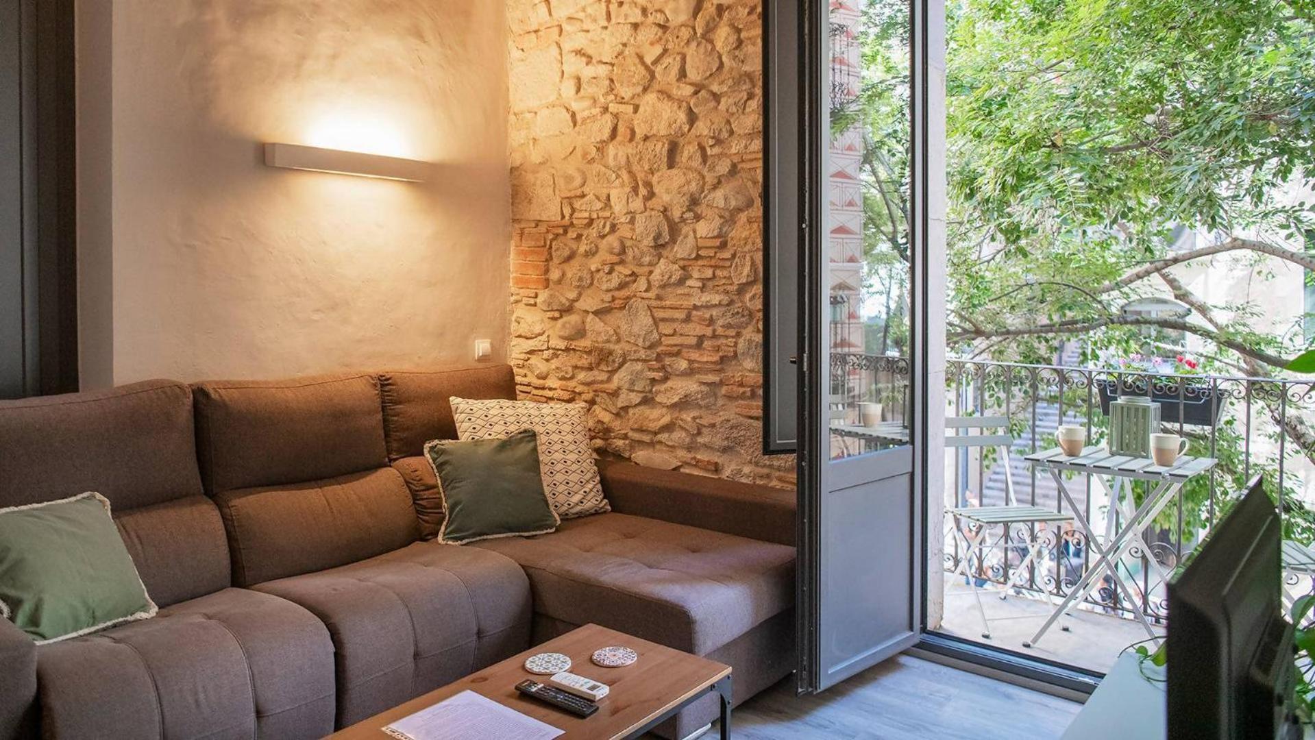 Old Town Duplex With Character Girona