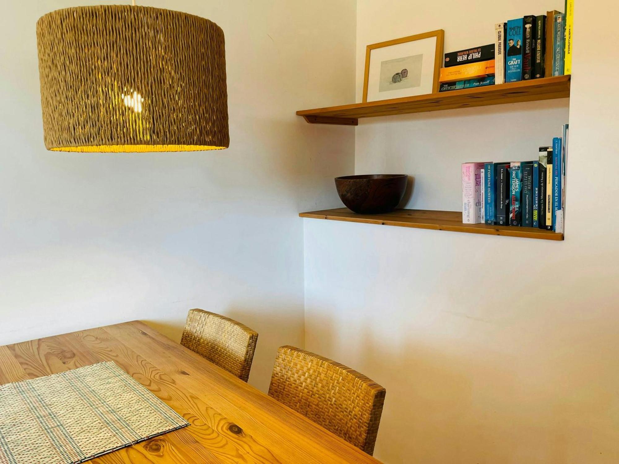 T3 - Charming Seaside Escape With Stunning Views *