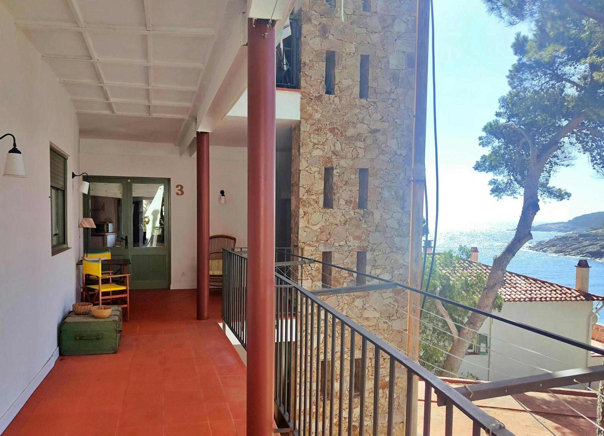T3 - Charming Seaside Escape With Stunning Views Tamariu
