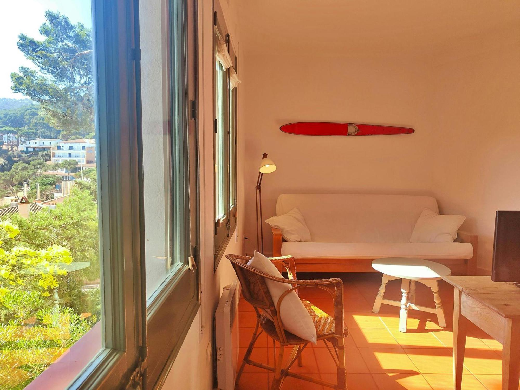 T3 - Charming Seaside Escape With Stunning Views