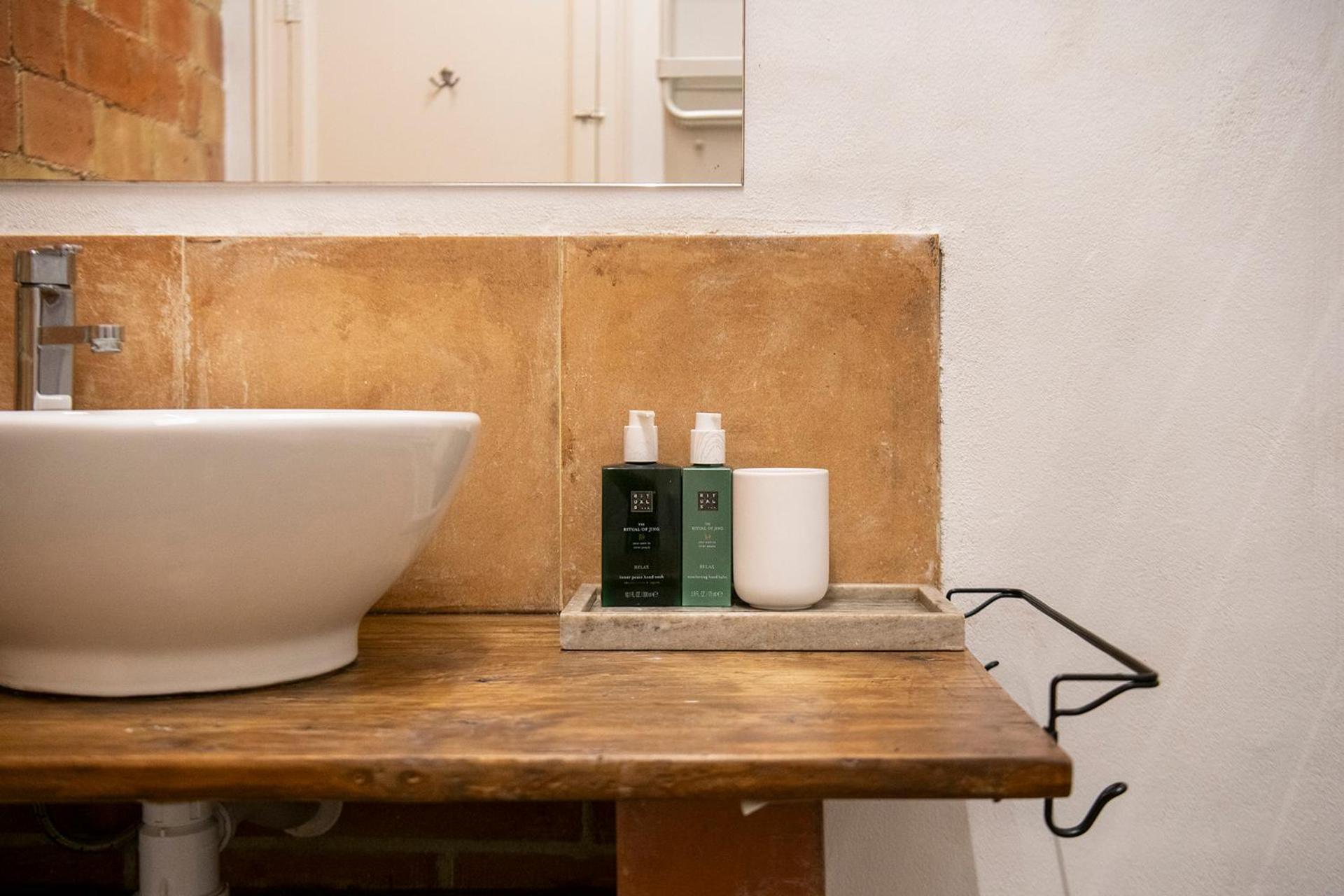 Apartment Aptw Pool In Heart Of Old Town Girona