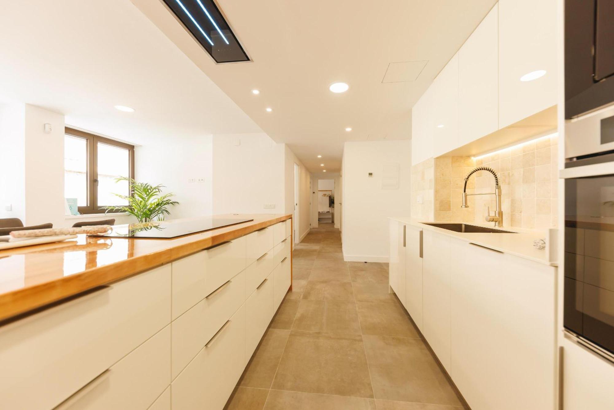 Bravissimo Turbau Entresol B, With 3 Bedrooms