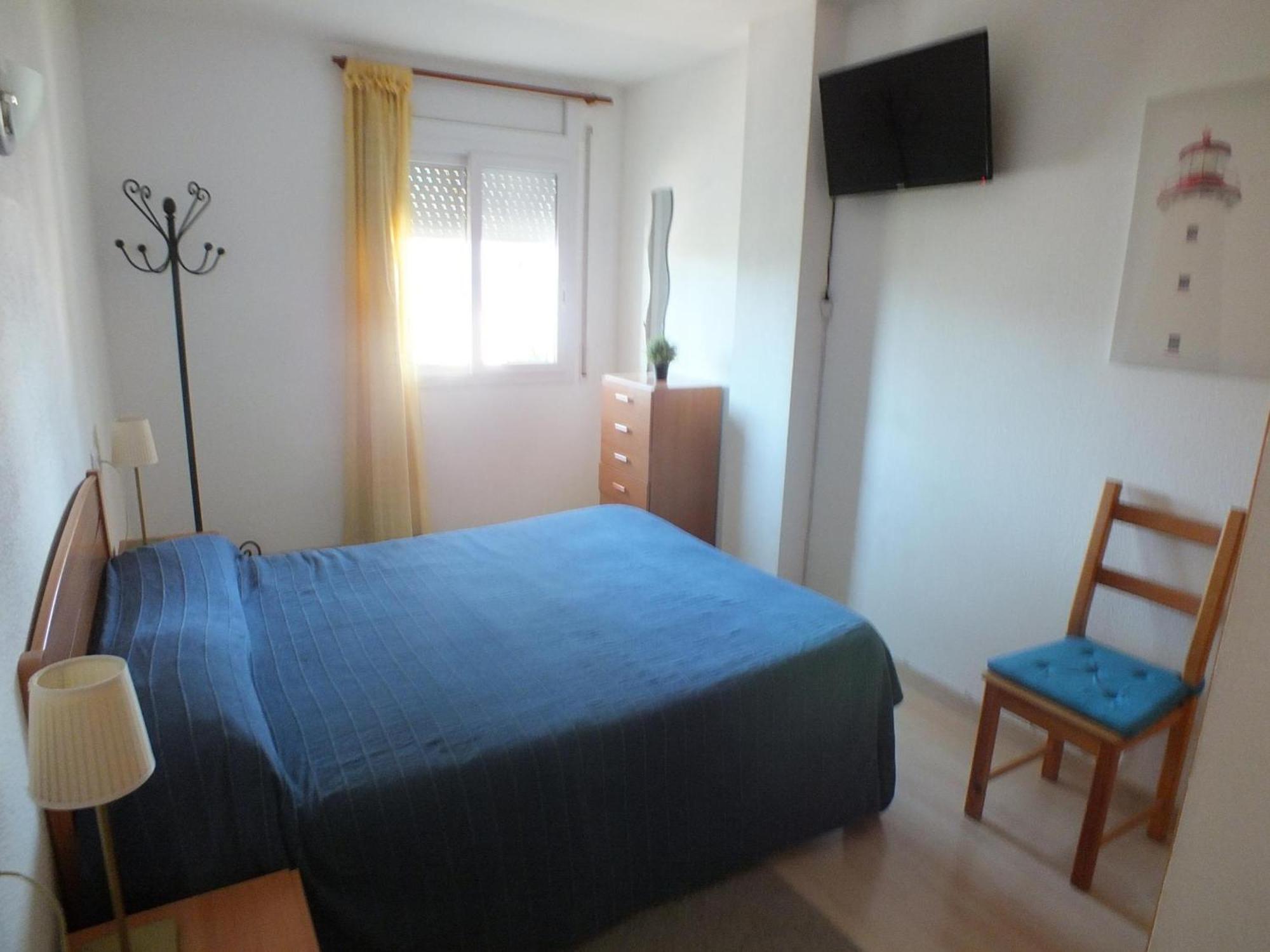 En Port Canigo, Roses: 2 Hab, Terraza, Piscina Comunitaria. - Es-204-29 Apartment Roses
