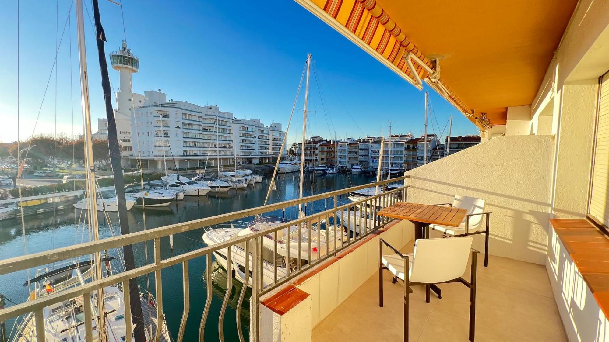 Estudio Frente Al Canal Con Terraza *