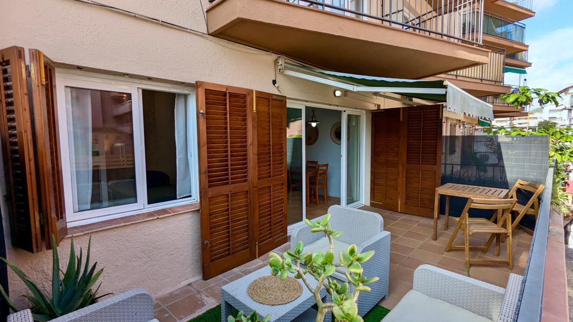 Planta Baja Con Terraza En El Centro Tossa de Mar