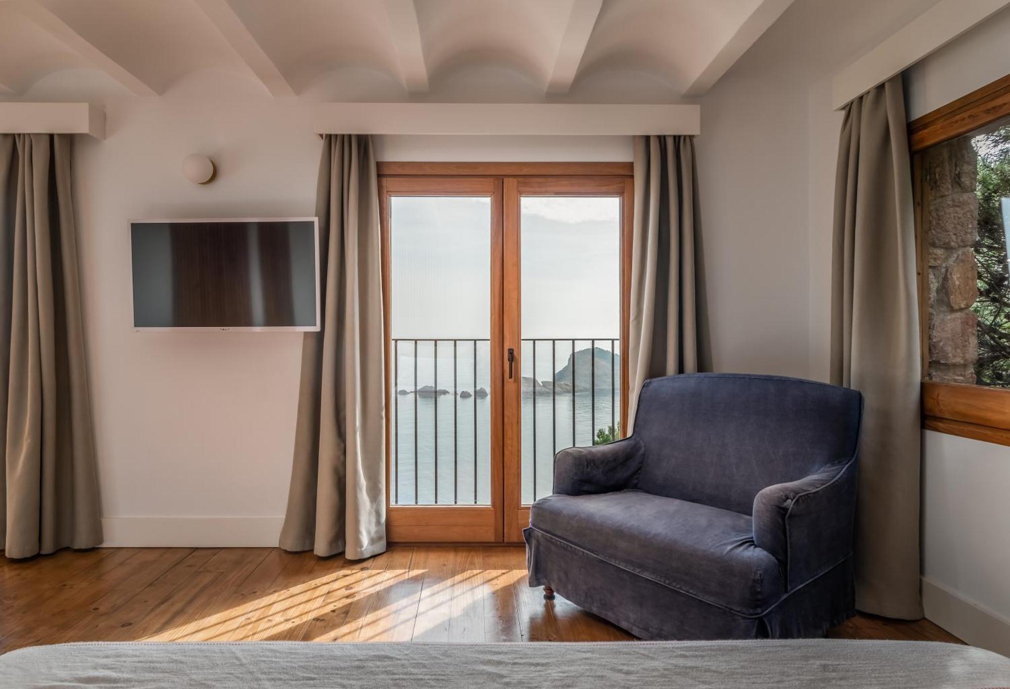 Bypillow Cap Sa Sal (adults Only) Begur