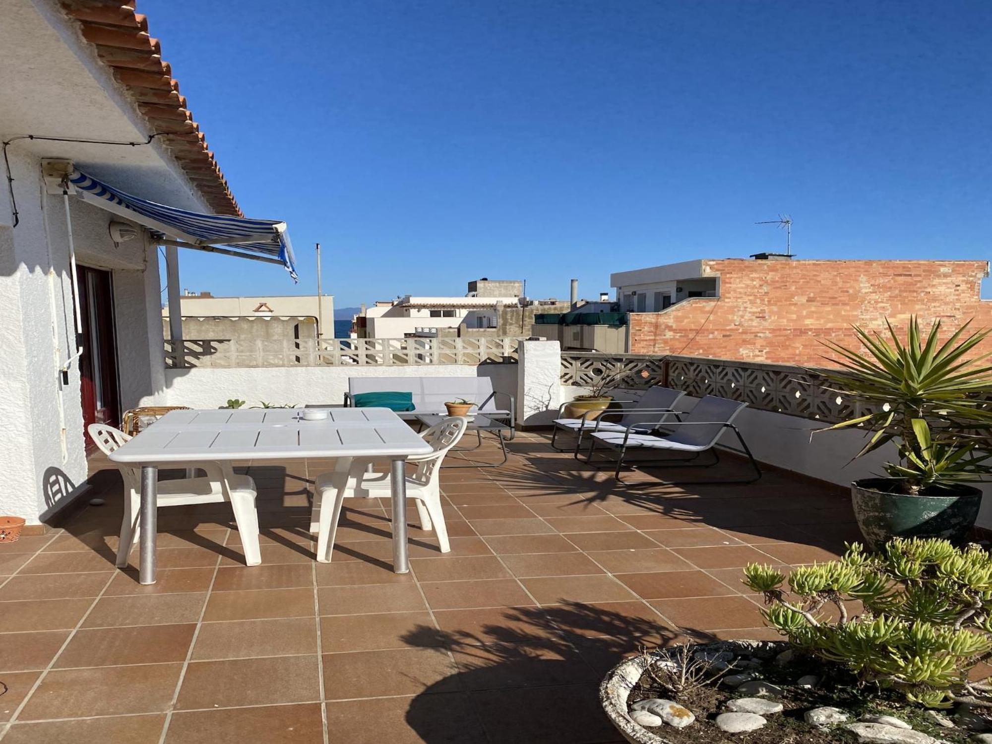 The In Has 4 Bedrooms Apartamento L' Escala
