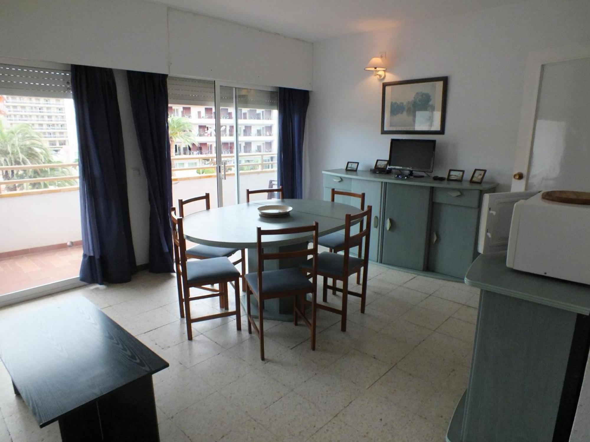 Apartment 6 Personas En Rosas, Acceso A La Playa - Es-204-69