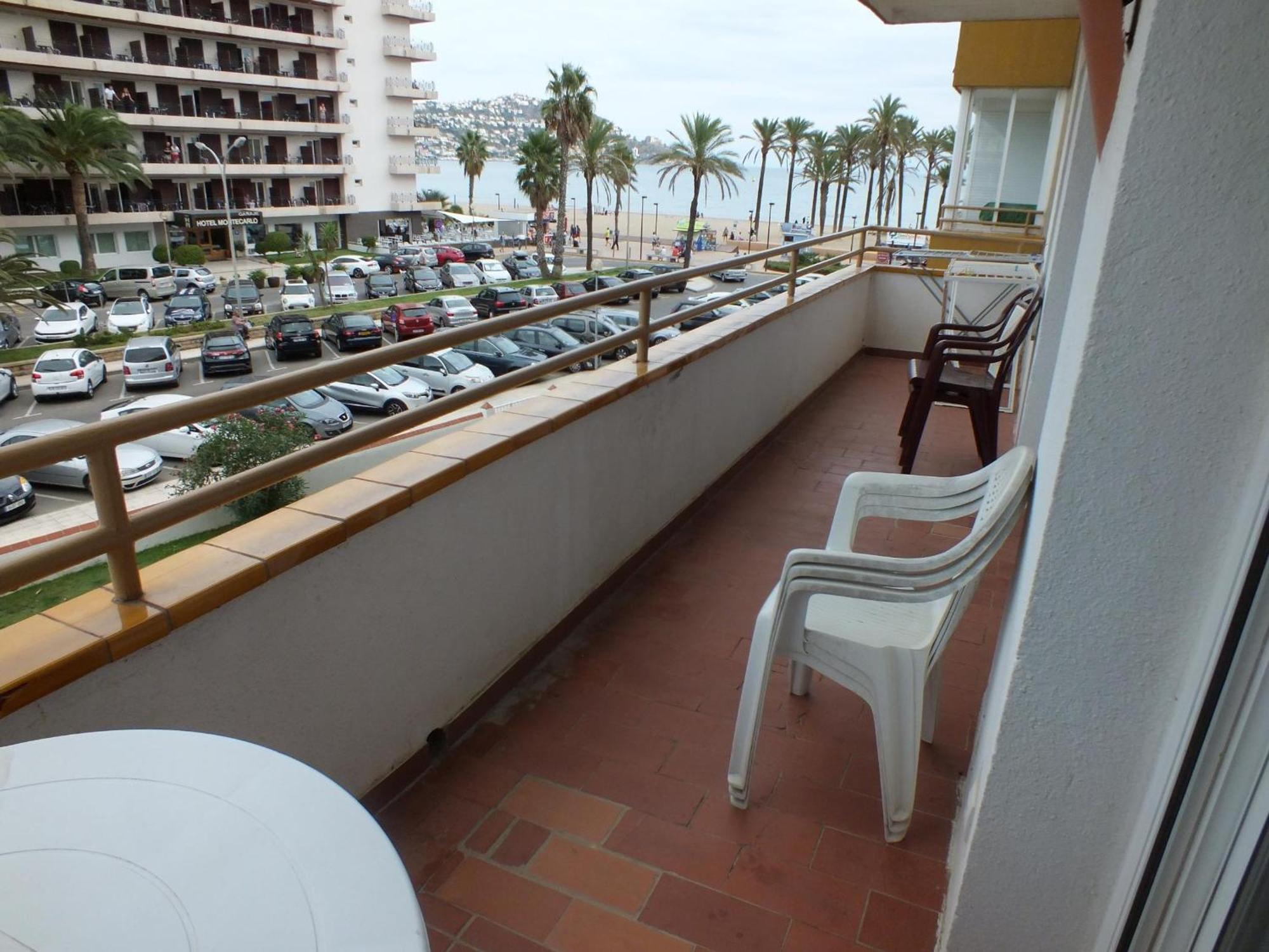 6 Personas En Rosas, Acceso A La Playa - Es-204-69 Roses