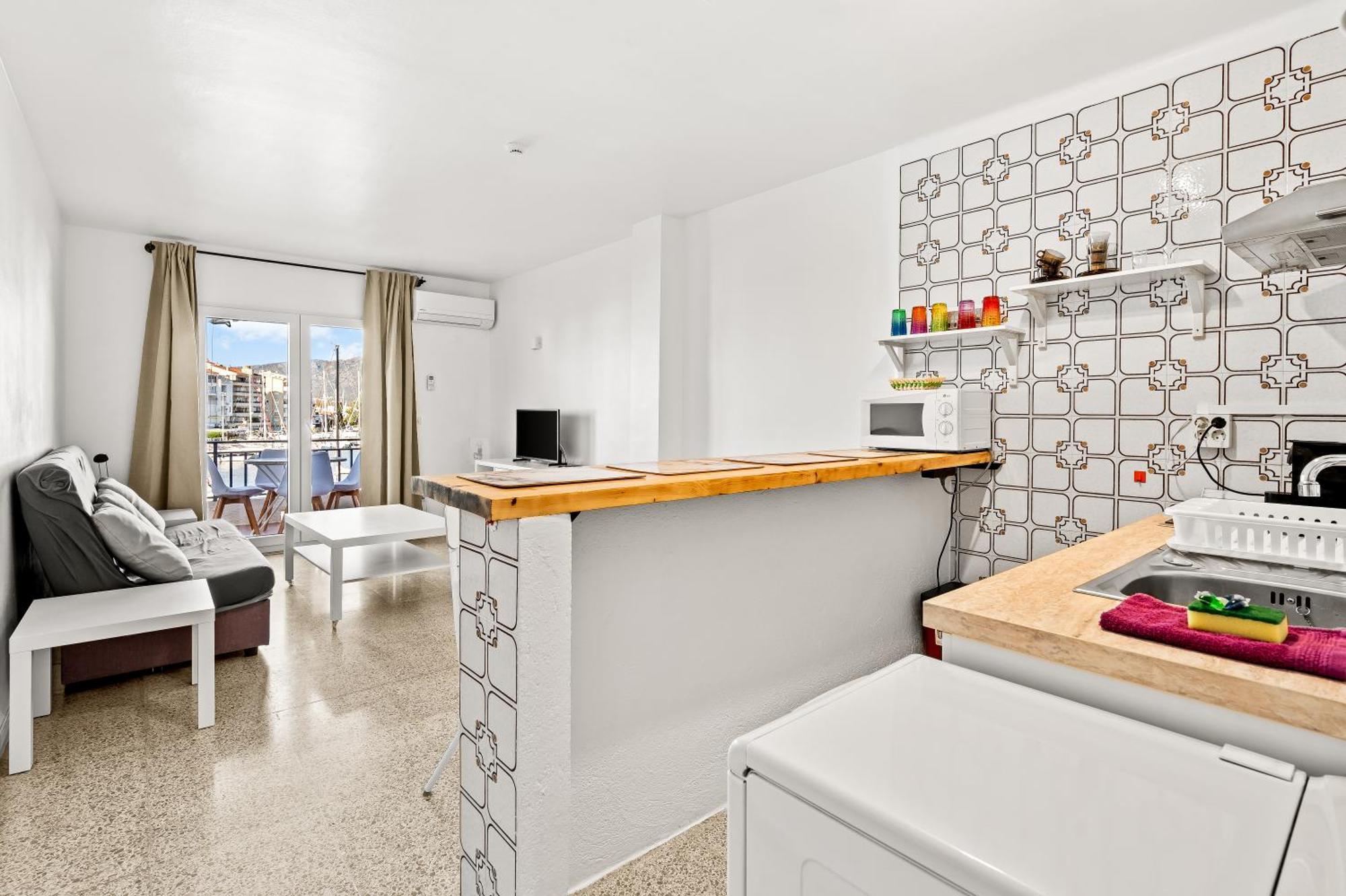 Apartamento Con Terraza Frente Al Canal Ampuriabrava
