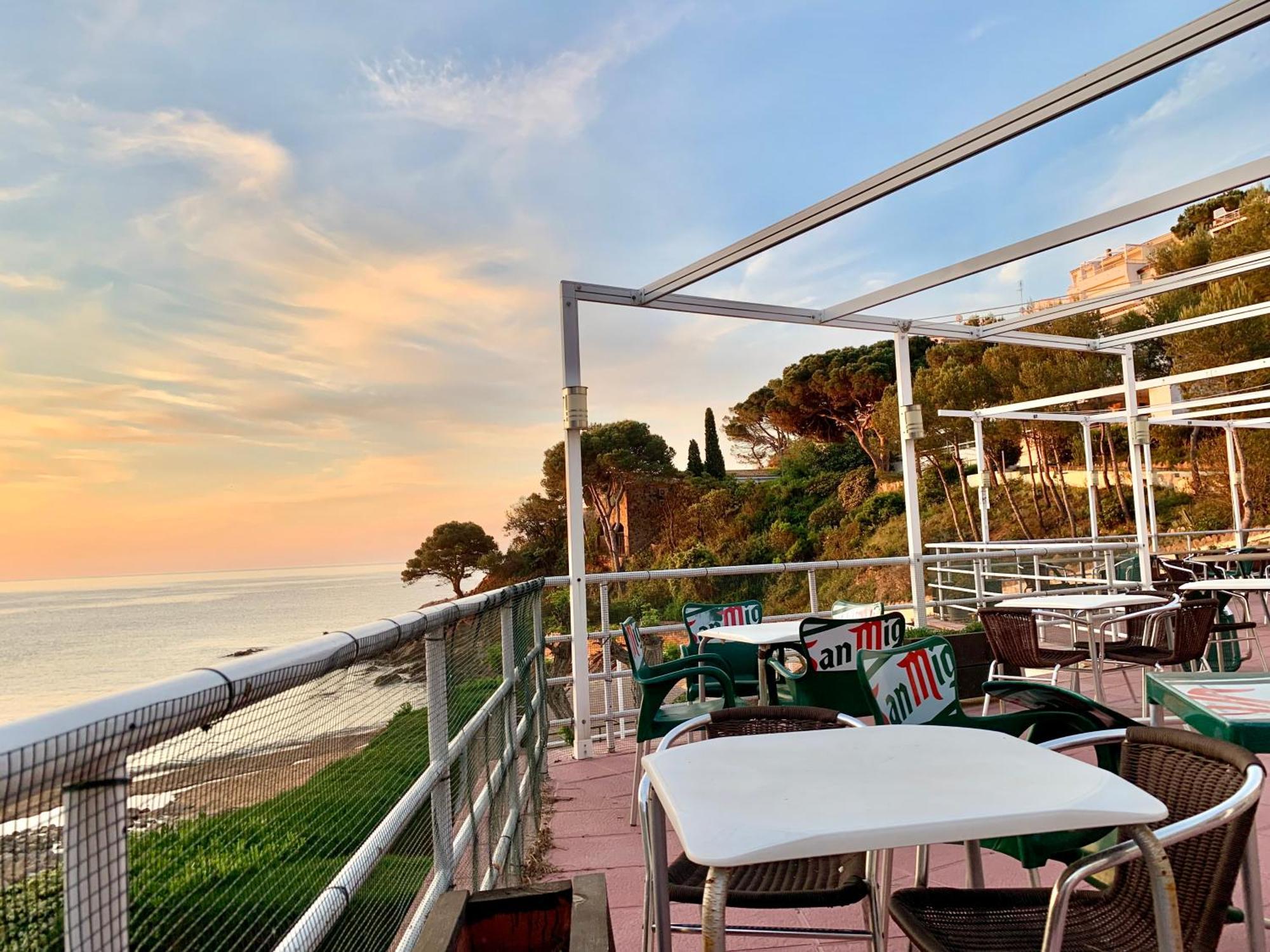Apartamento ⭑ Sea Views + Private Beach. What Else? ⭑