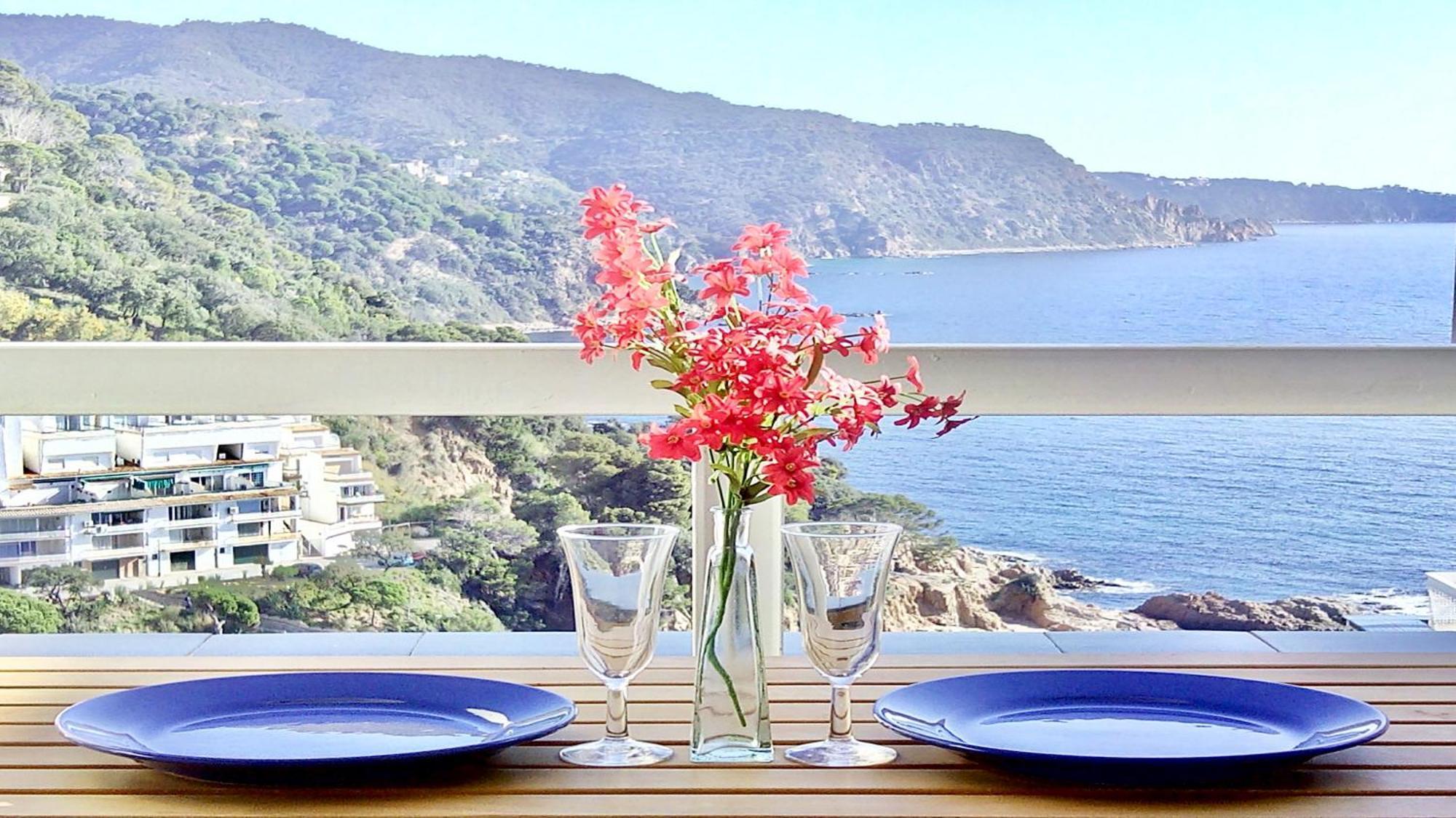 Apartamento ⭑ Sea Views + Private Beach. What Else? ⭑