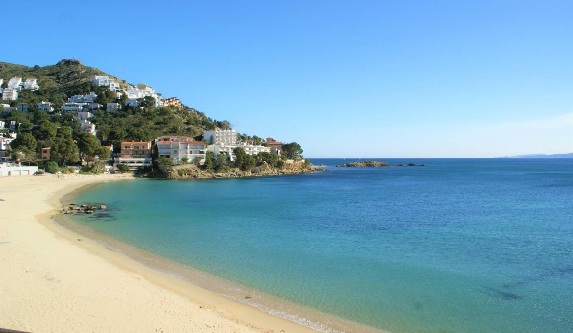 En Primera Linea De Mar, Apartamento Rosas